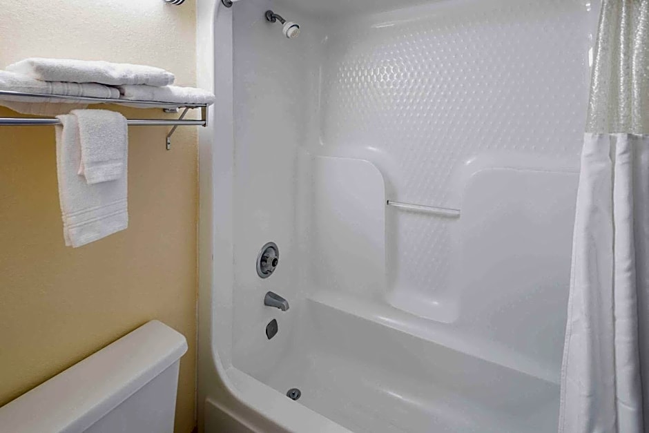 Days Inn by Wyndham Walterboro