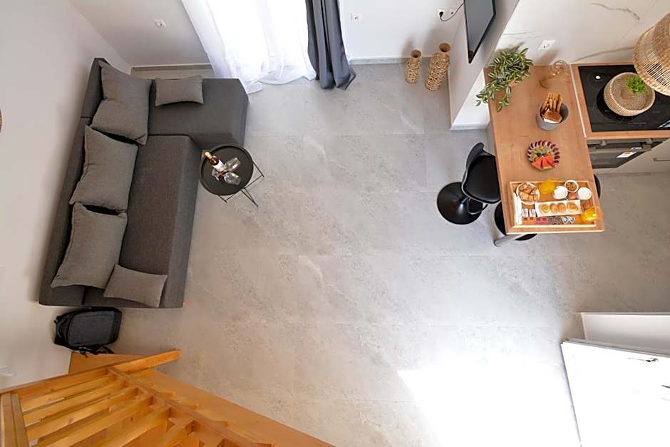 Michalianna Suites "by Checkin"