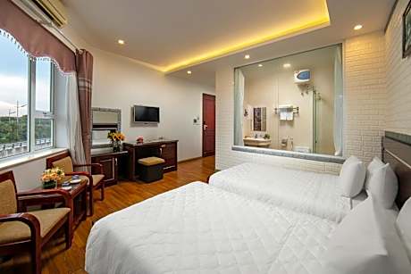 Suite with Mountain View