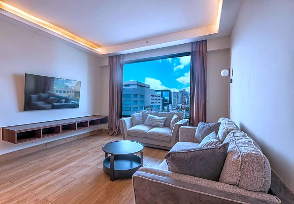 Weston Suites Hotel