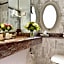 Hotel Suites Unic Renoir Saint-Germain