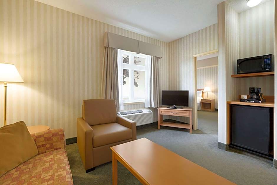 Days Inn by Wyndham Orillia