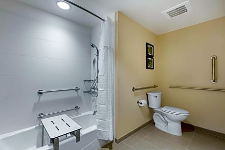 King Suite - Accessible/Non-Smoking