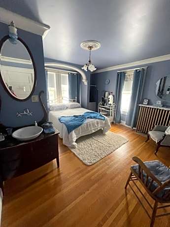 Queen Room
