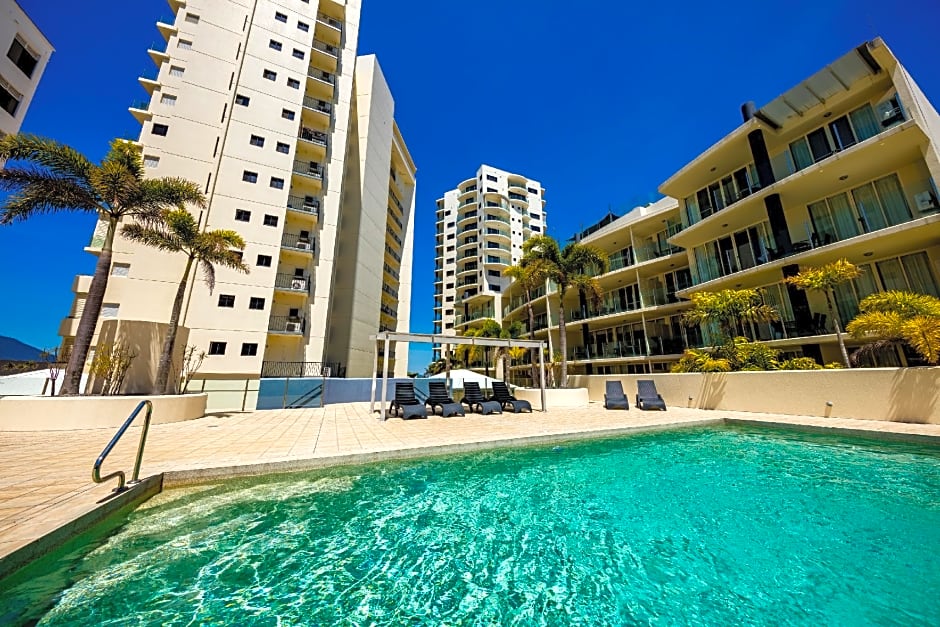 Jack & Newell Holiday Apartments