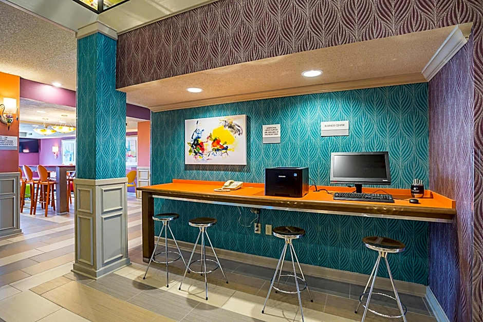 Clarion Inn & Suites Evansville Eastland Area