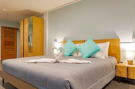 Deluxe Suite with Sea View - 2nd floor