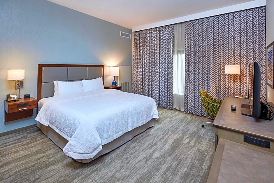 Hampton Inn By Hilton & Suites Sacramento at CSUS