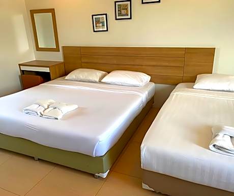 Family Room - (1 Double Bed 1 Single Bed)