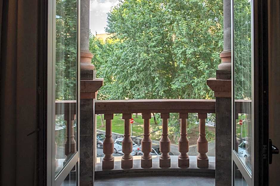 Tufenkian Historic Yerevan Hotel