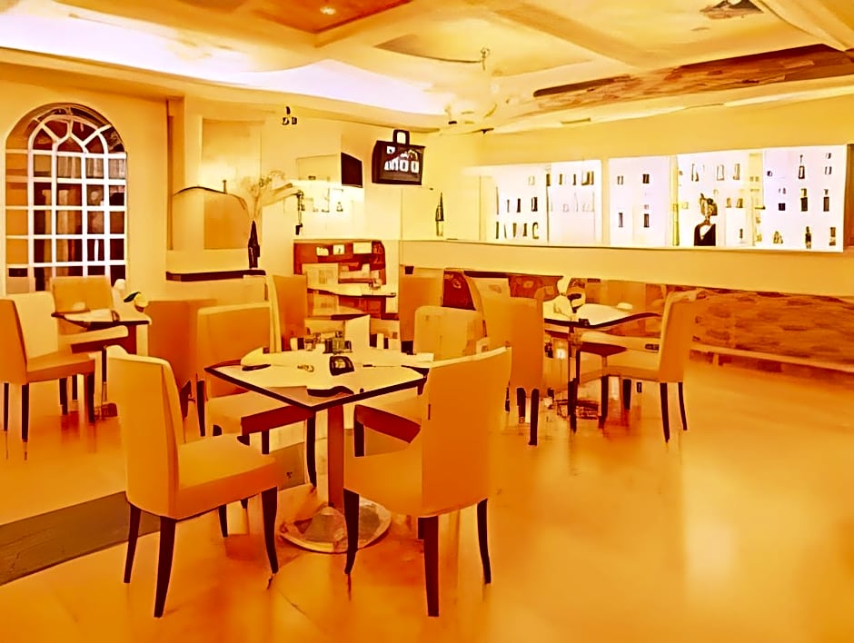 Kunming Green Land Hotel