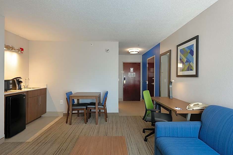 Holiday Inn Express & Suites Milton East I-10 By IHG