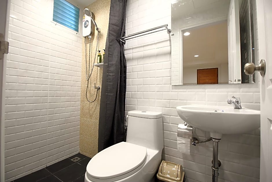 Super OYO 483 Pannee Hotel Khaosan