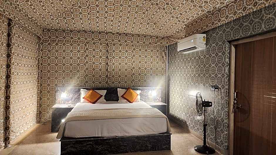 Seven Palms Luxury Camp