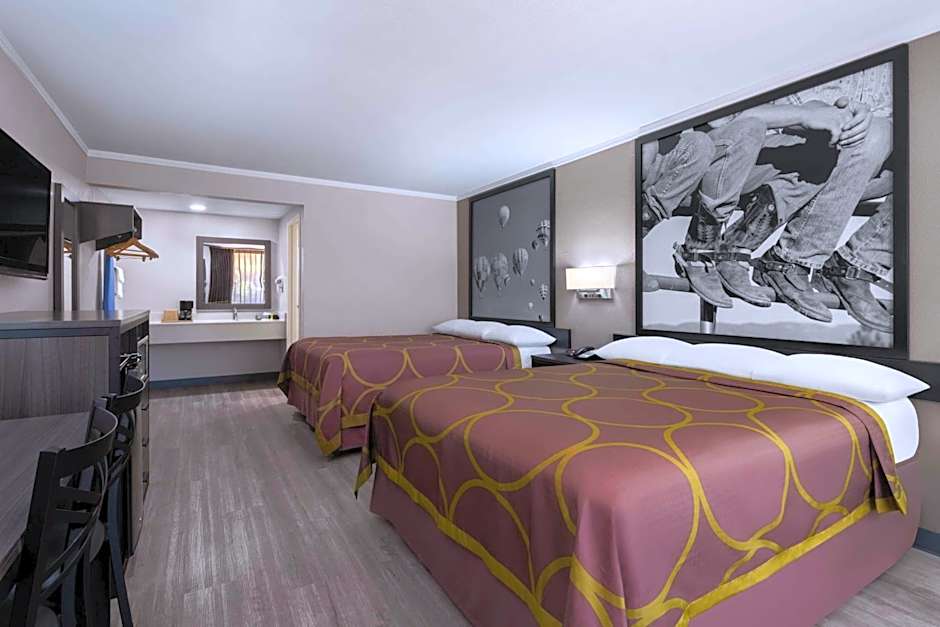 Super 8 by Wyndham Longview/North