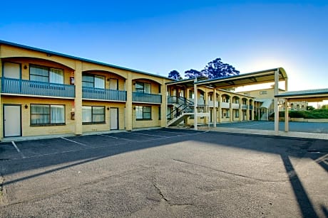 Tamar River Villas