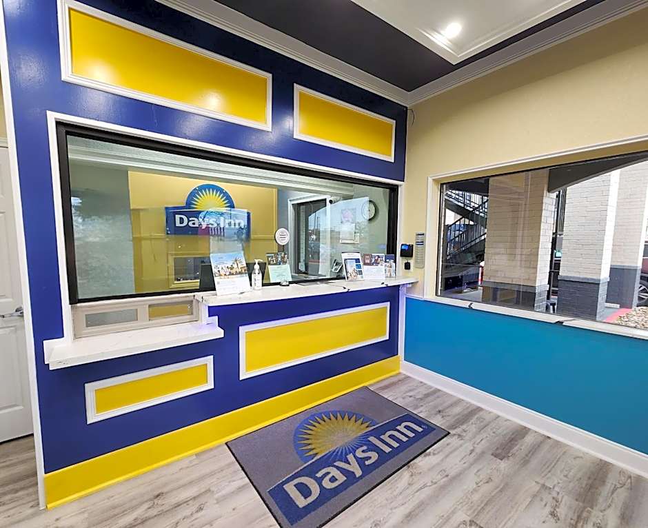 Days Inn by Wyndham Dickinson TX