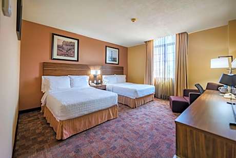 Double Room with Two Double Beds - Disability Access