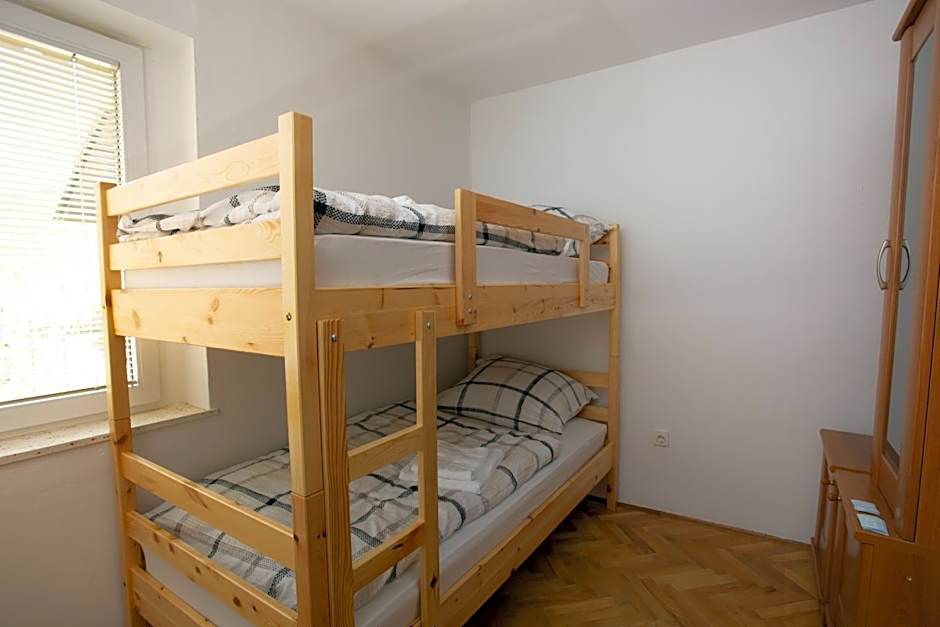 Hostel LakeBled