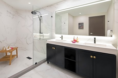 Luxury Swim Up Junior Suite