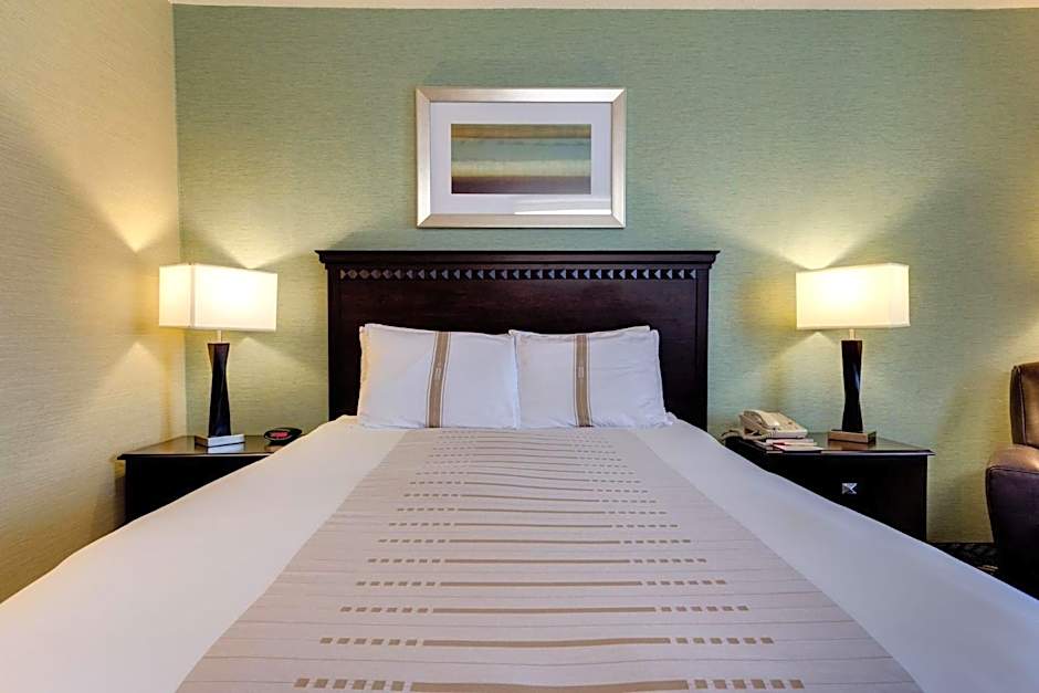 Fireside Inn And Suites