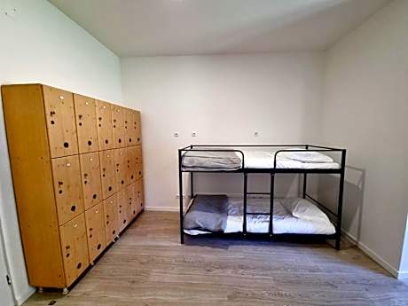 Bunk Bed in Mixed Dormitory Room
