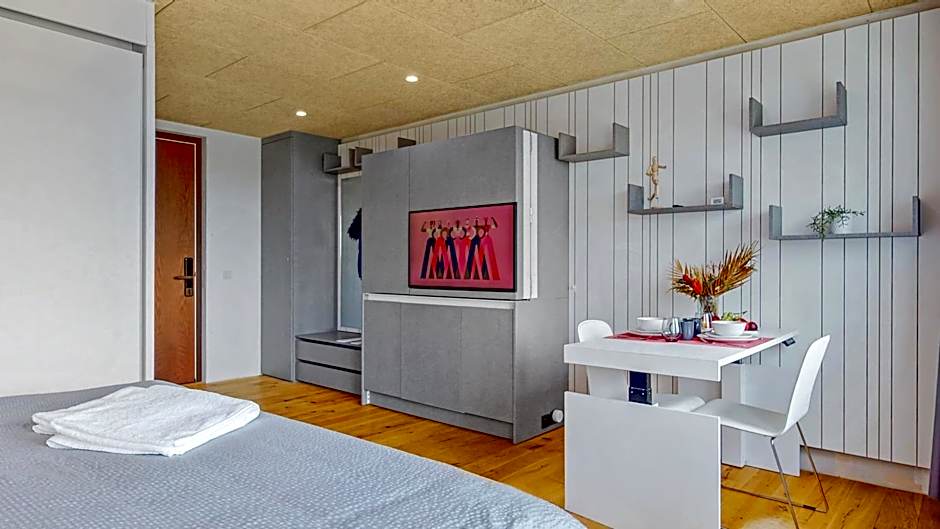 Evi's Home Hotel & Apartments