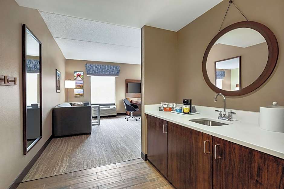 Photo 1 of 5 of 2 Queen Beds, Hearing Accessible