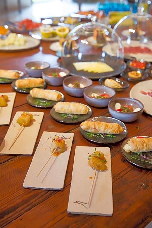 Can Simoneta - Adults Only