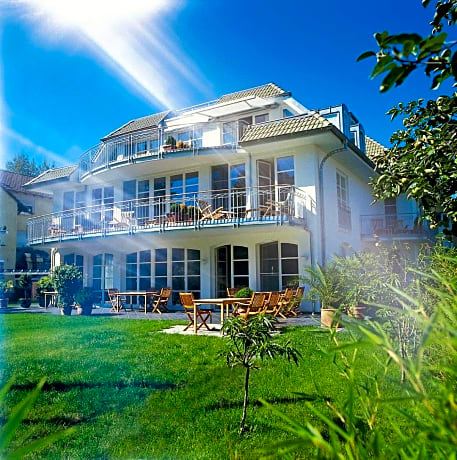 ArtVilla am See - offen April bis 18 Oktober 2025