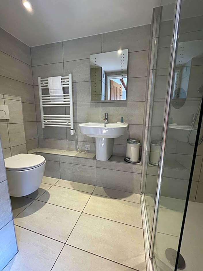 The Queen Matilda Country Rooms