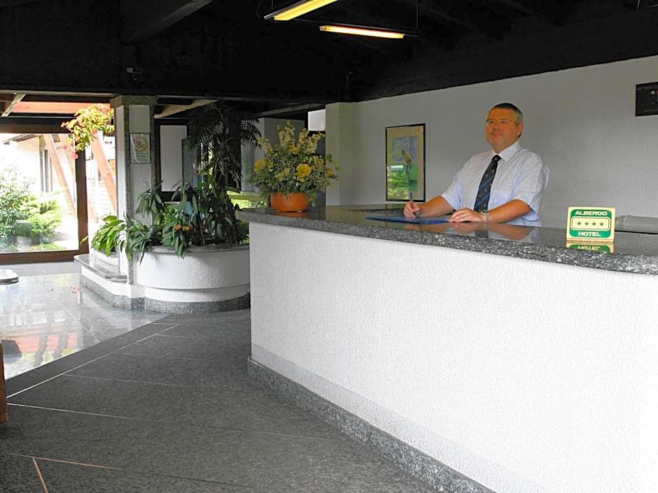 Golf Hotel