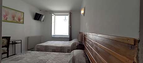 Quadruple Room (2 Adults + 2 Children)