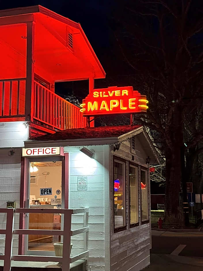 Silver Maple Inn