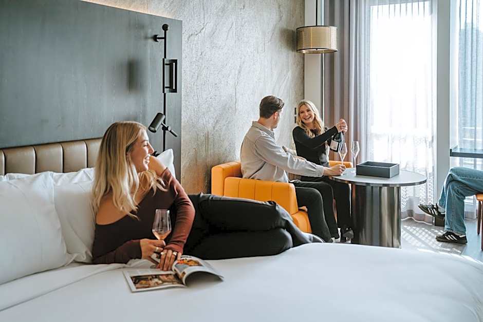 The Motley Hotel Richmond, Tapestry Collection by Hilton