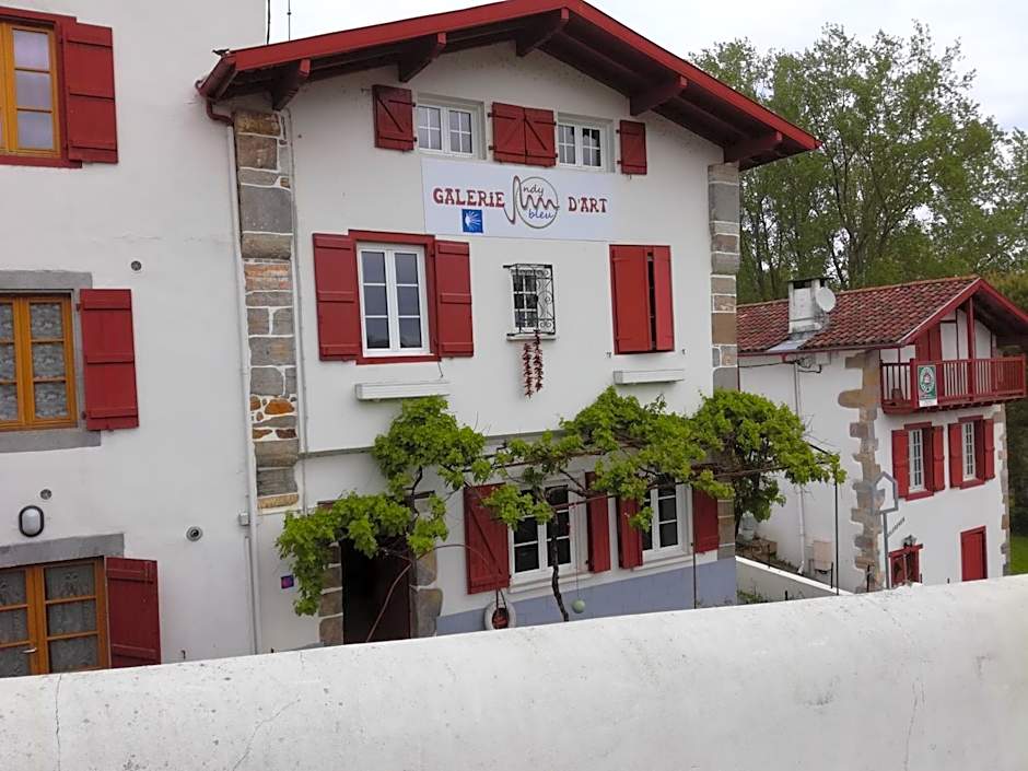 Galerie d'art d'une ancienne mairie de 1783