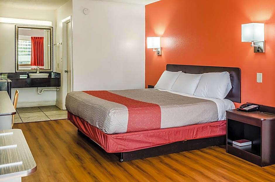 Motel 6-Saraland, AL