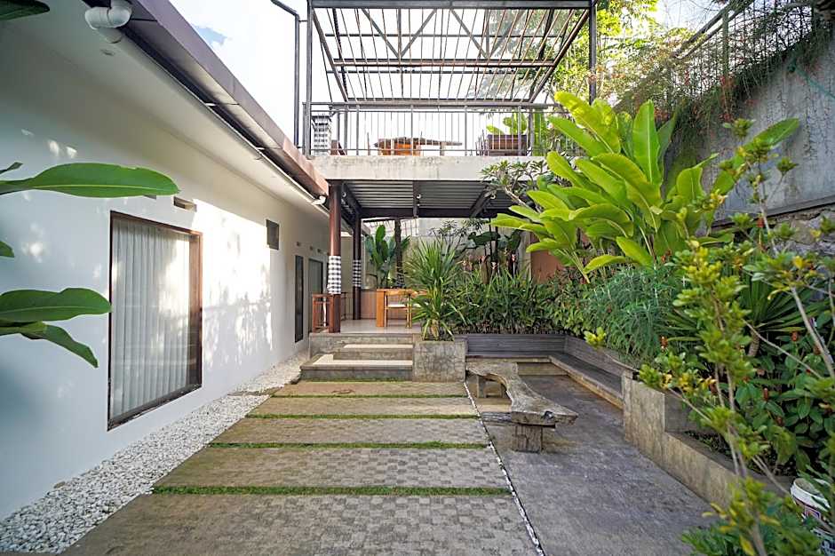 Omah Angkul Angkul Pool Villa