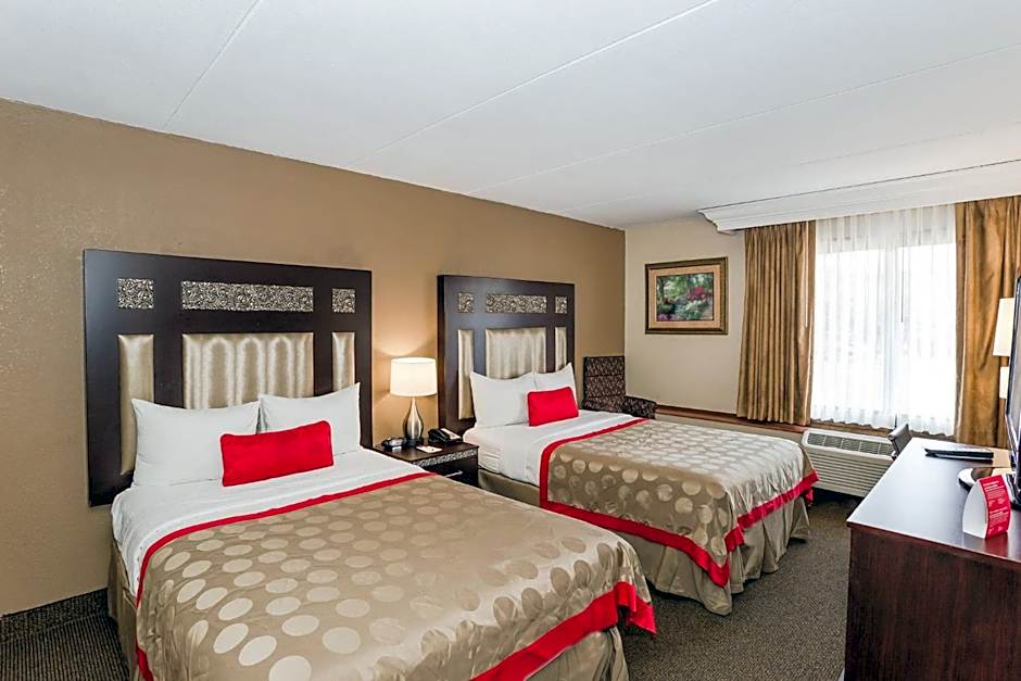 Ramada Hotel & Conference Center by Wyndham Plymouth