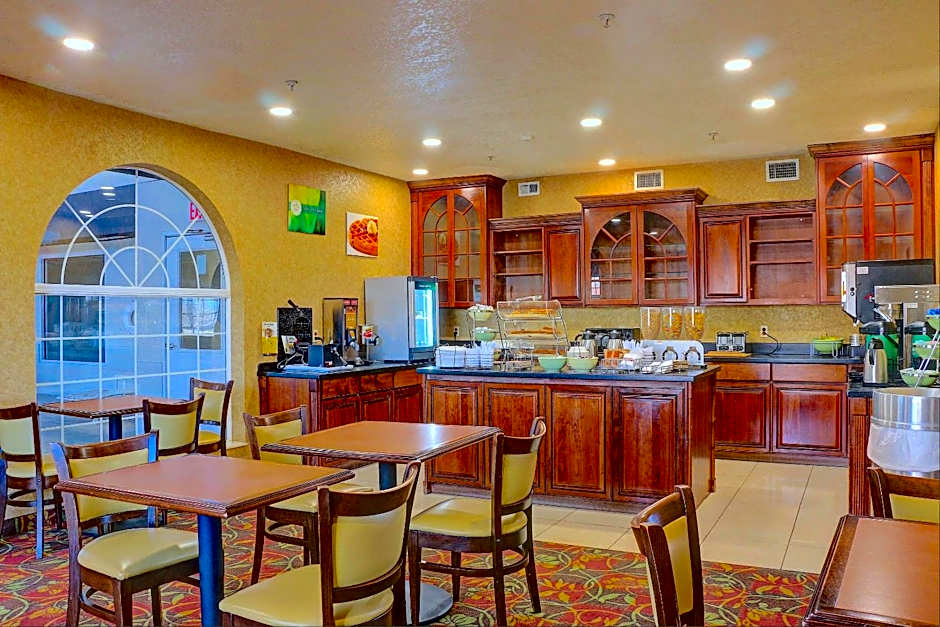 Quality Inn & Suites Roswell North