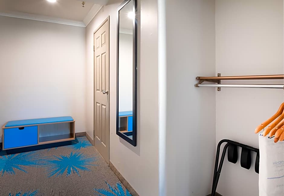 Days Inn by Wyndham Santa Monica
