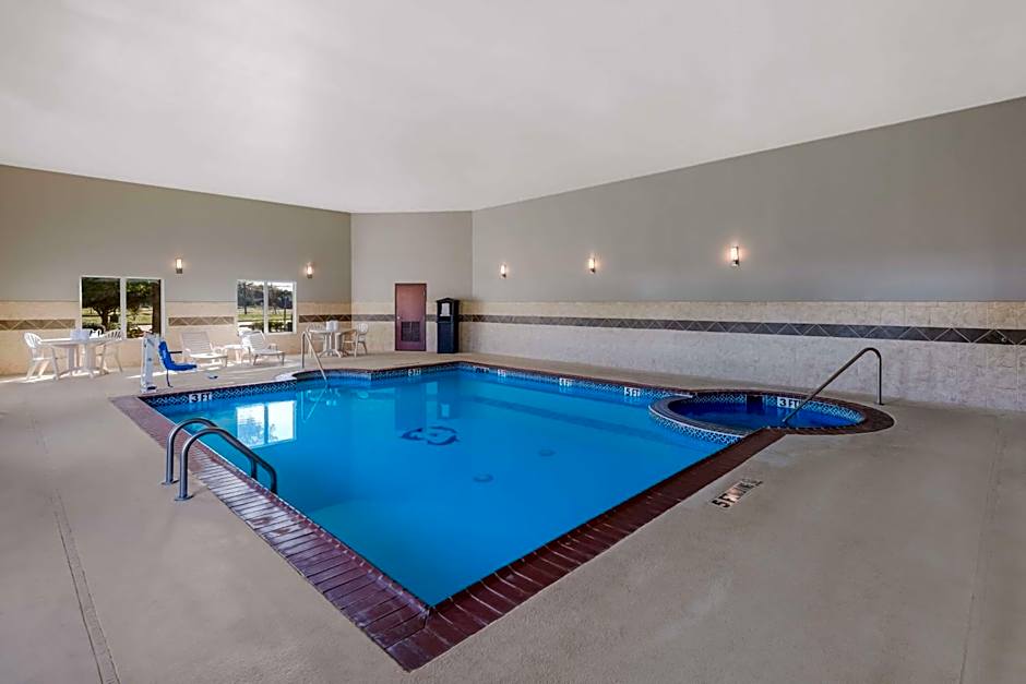 Best Western South Plains Inn & Suites