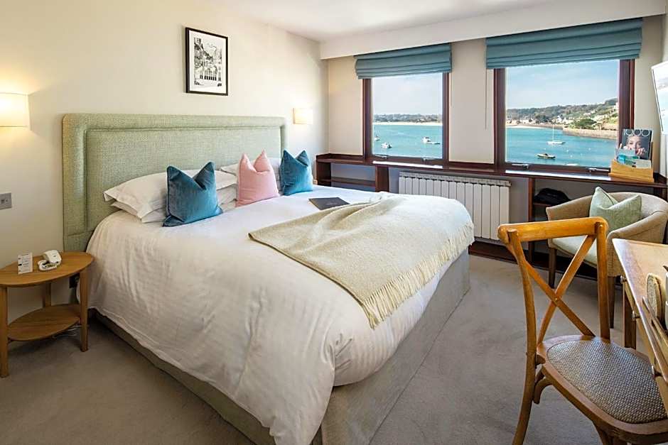 The Moorings Hotel & Restaurant