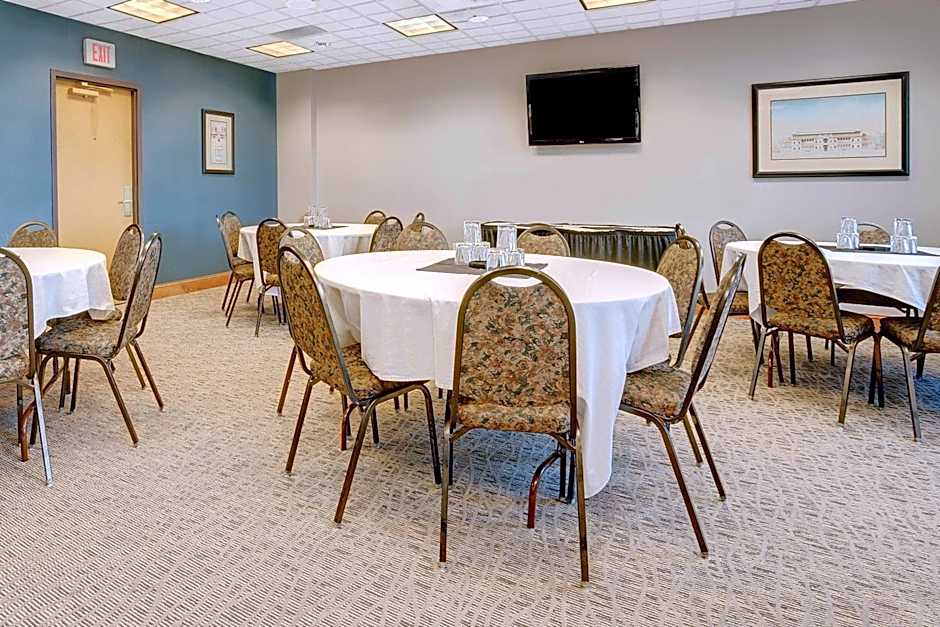 Wingate By Wyndham Fargo