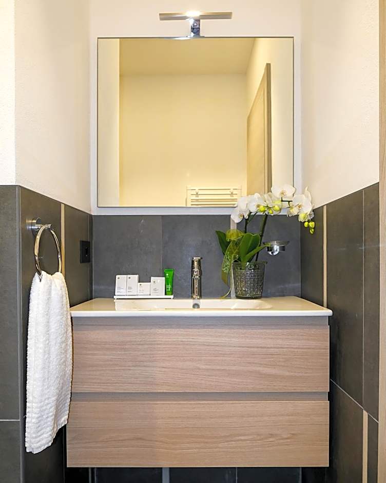 Emerald Green Residence