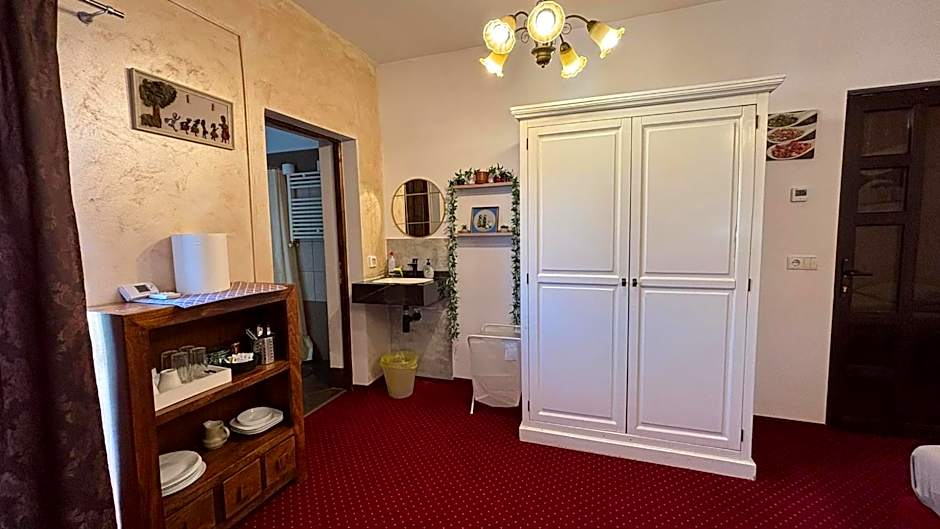 Pannónia Rooms and Apartments