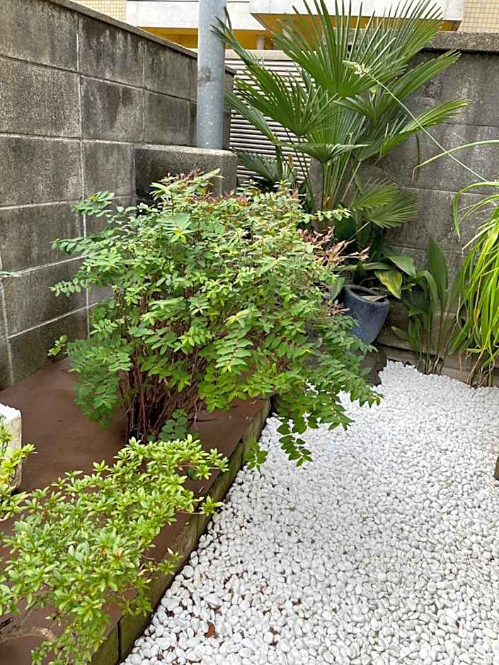 season guest house in nishi shinjuku 100 square meters, 4 bedrooms, 2 living rooms