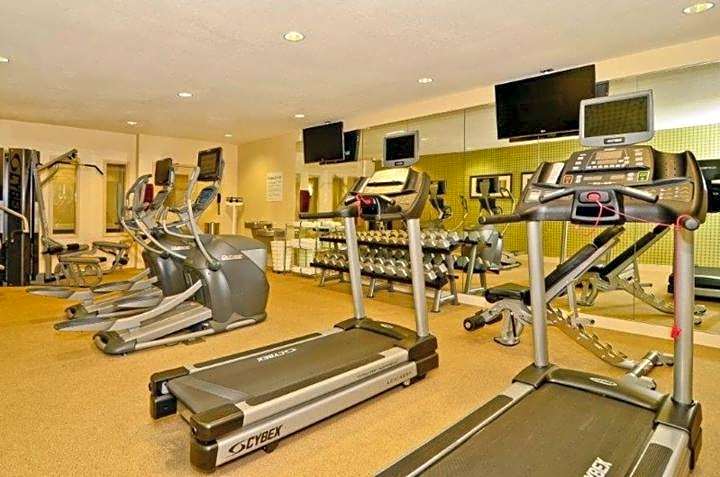 Hawthorn Suites by Wyndham Dickinson