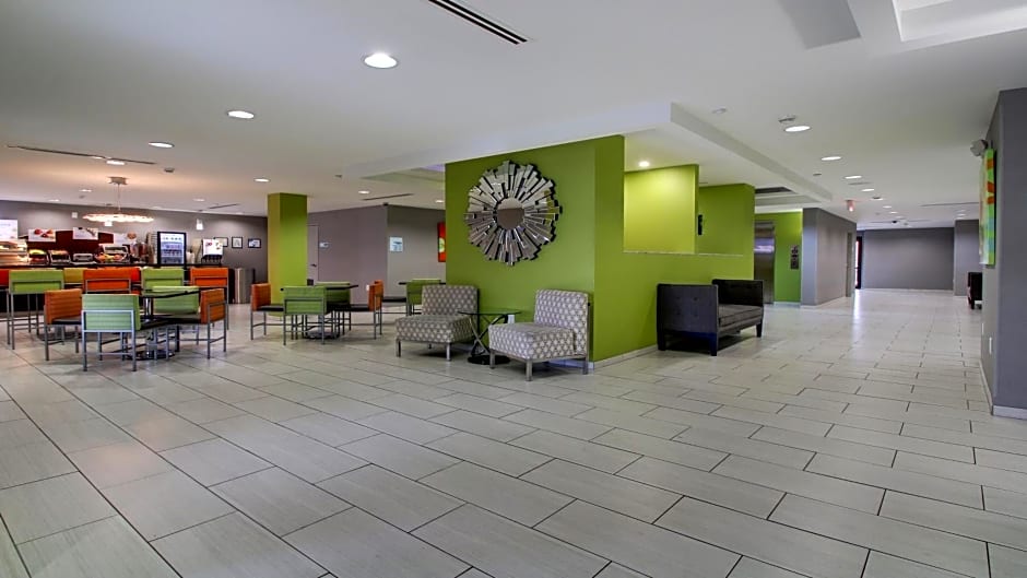 Holiday Inn Express & Suites Jackson Downtown - Coliseum, an IHG Hotel