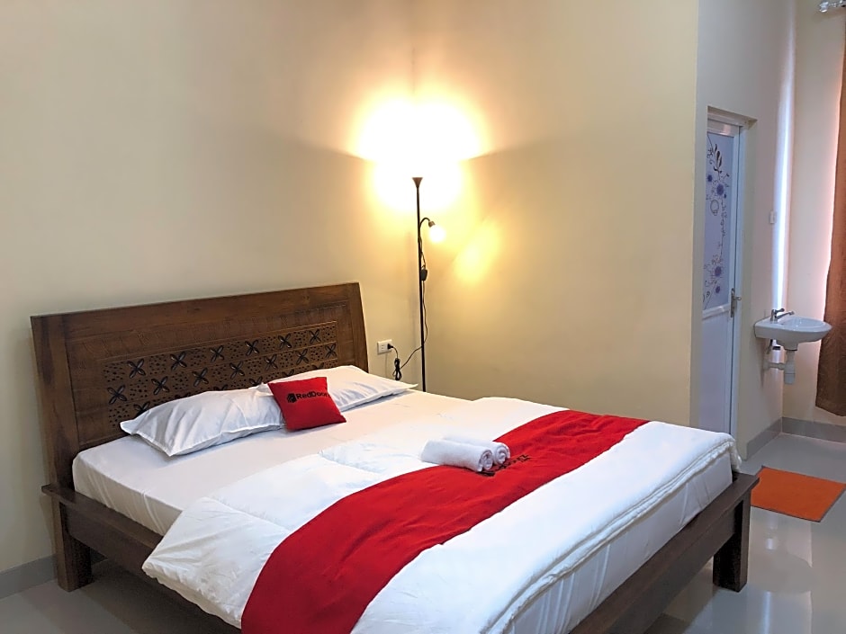 RedDoorz Syariah @ Jalan Pangeran Antasari 4 Lampung